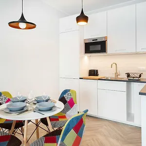 Apartment Rondo Wiatraczna By Renters, Warsaw